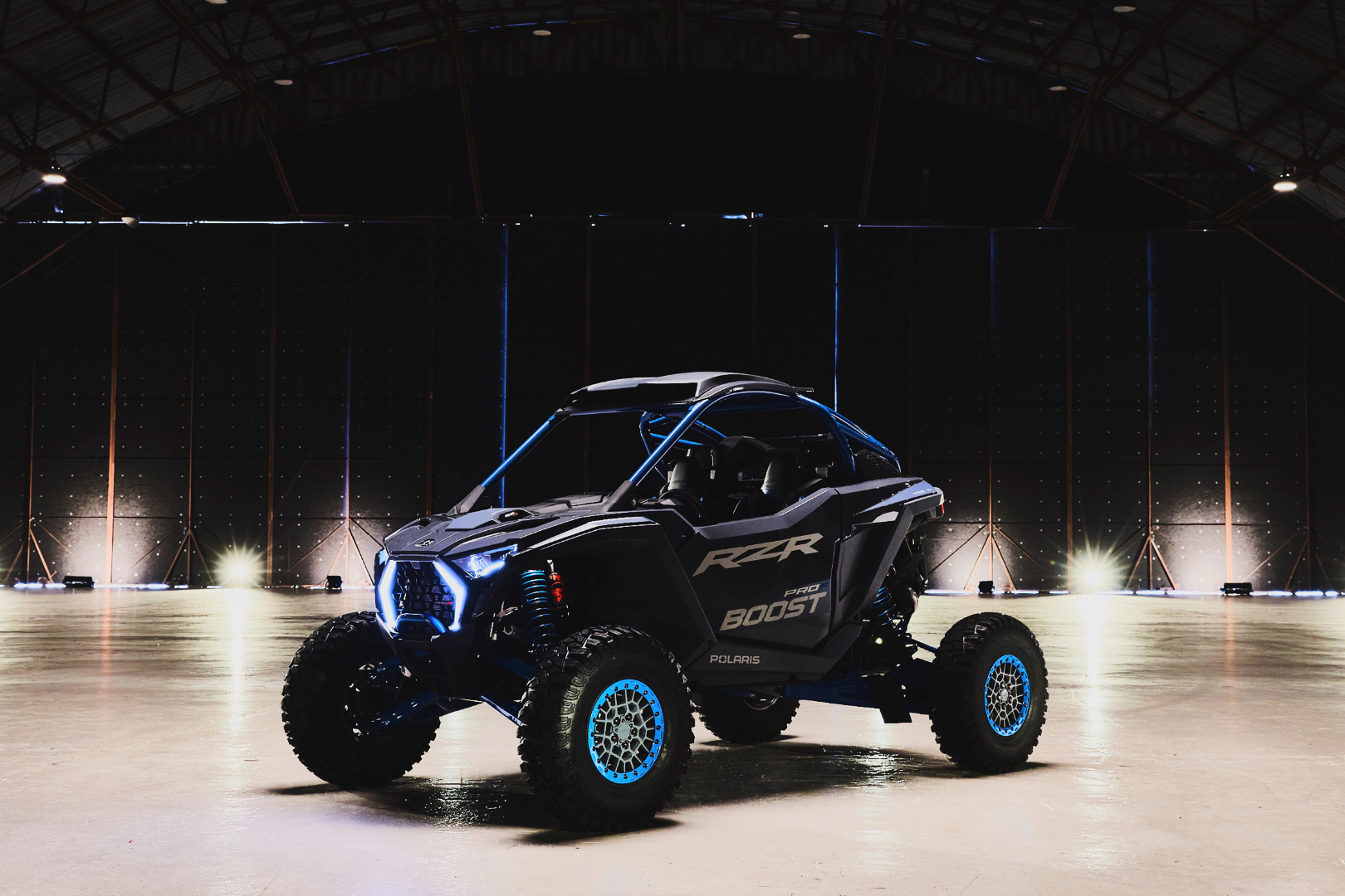 Polaris prezentuje najmocniejszy pojazd SxS w swojej historii. RZR Pro R Boost otwiera gamę modelową RZR 2027