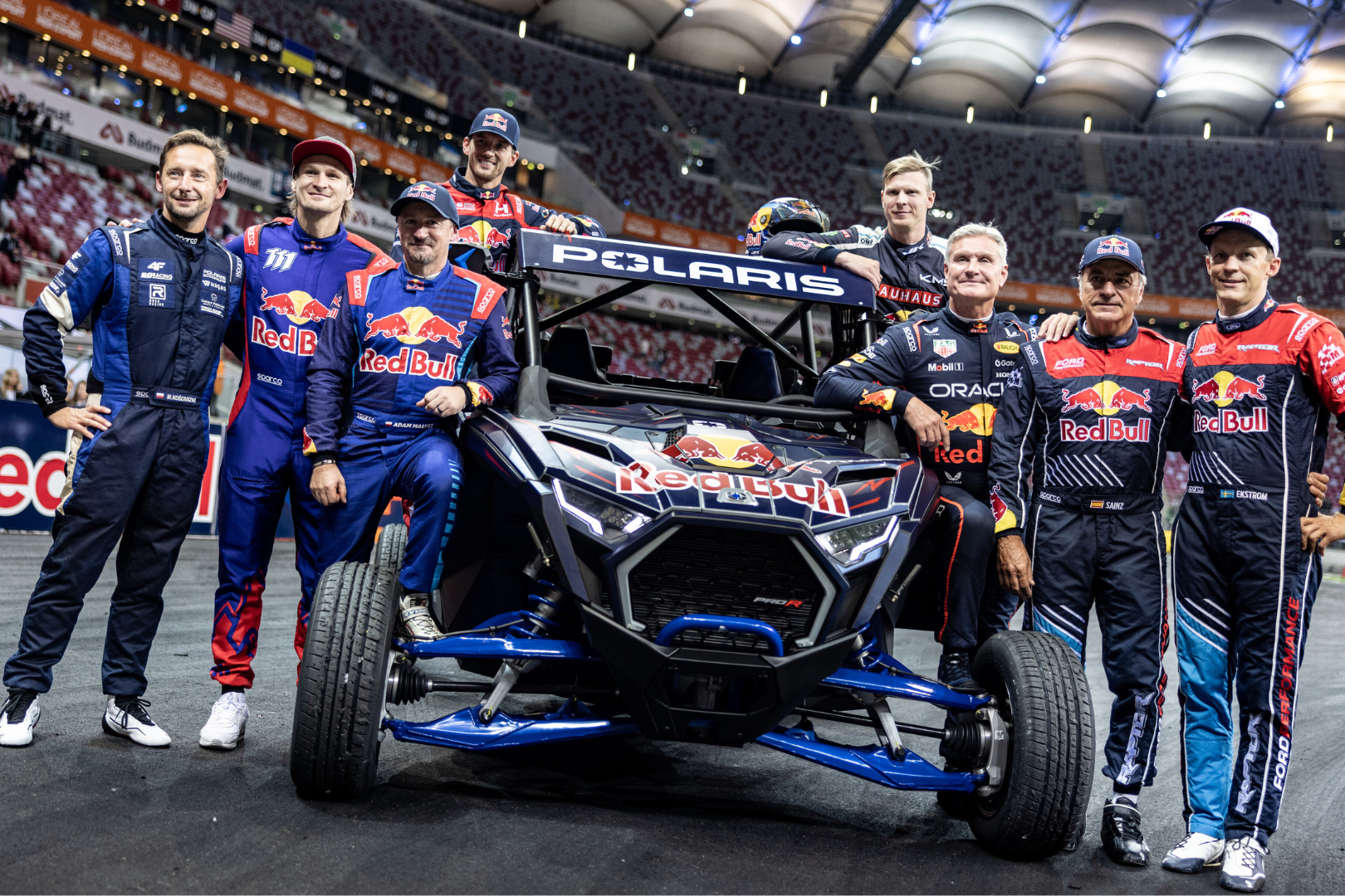 Polaris na Stadionie Narodowym – Wyścig Legend podczas Red Bull Drift Masters