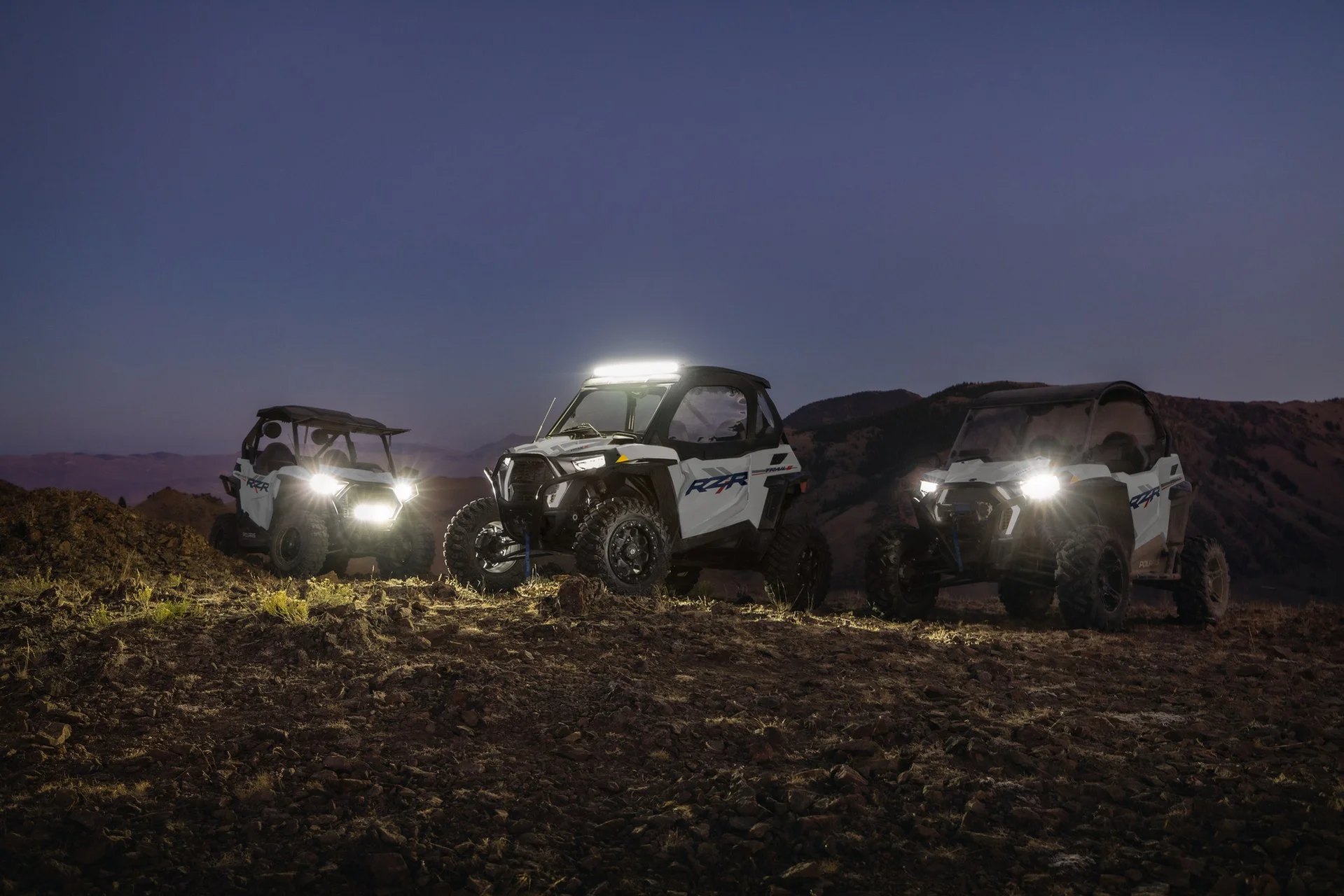 WebLarge_JPG-2027-orv-rzr-trail-family-i