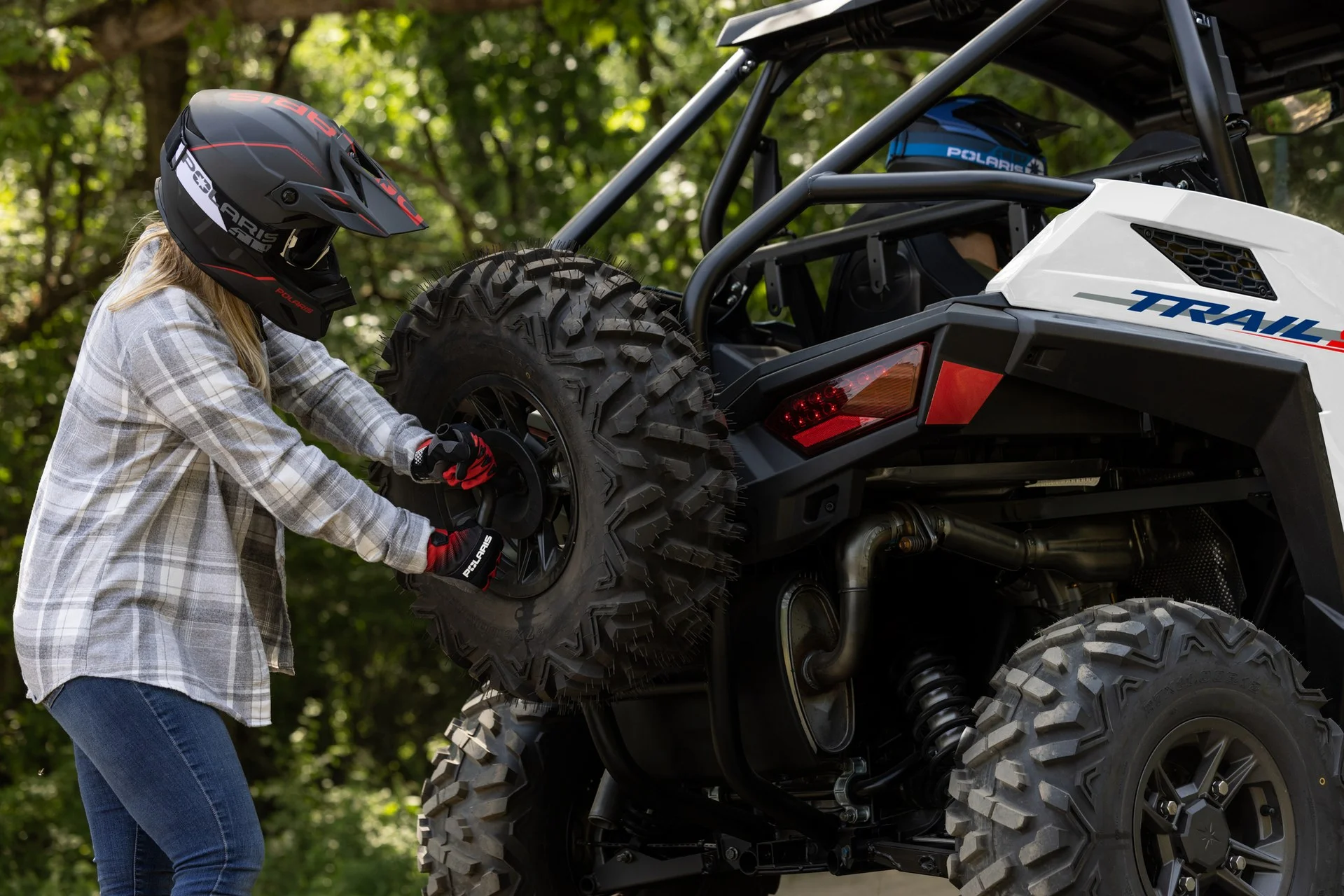 WebLarge_JPG-2027-orv-rzr-trail-s-sport-